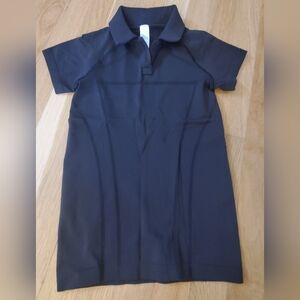 Black tennis/golf Lululemon Shirt size 8 girls